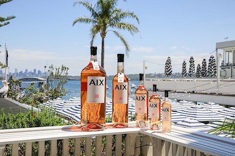 AIX Rosé Big bottles Sharing
